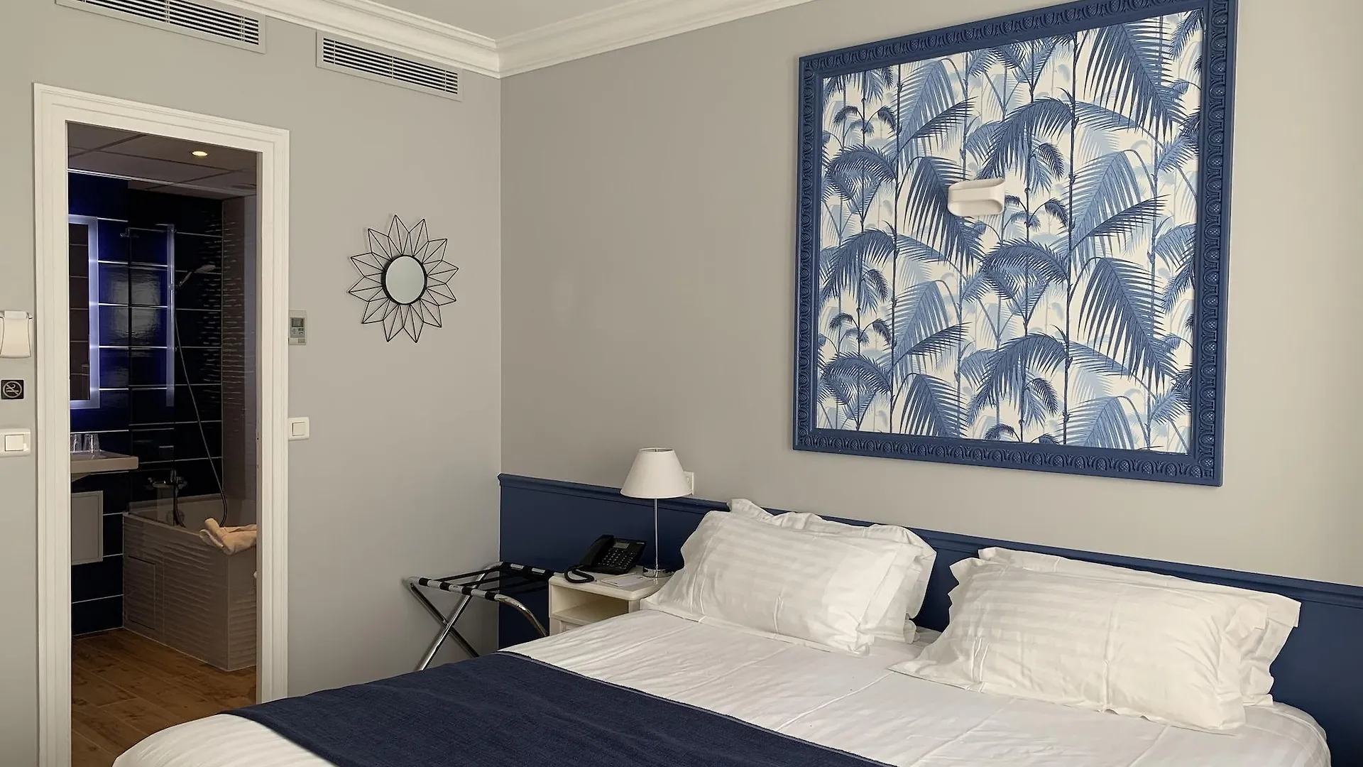 Hotel Saint Martin Bastille Paris